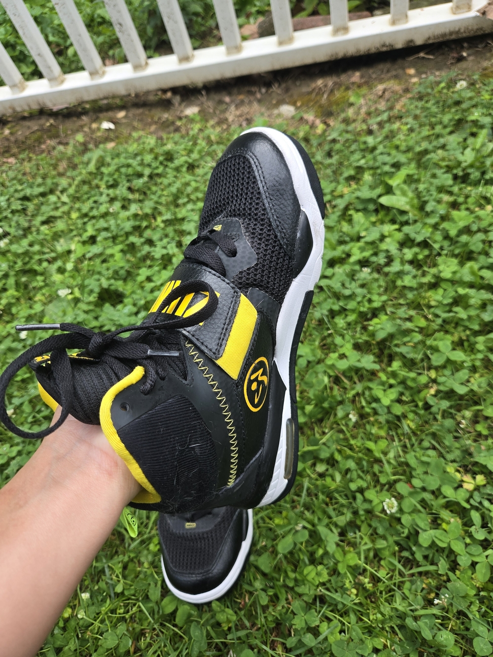 Zumba Fitness Black and Yellow Athletic Dance Shoes Us6